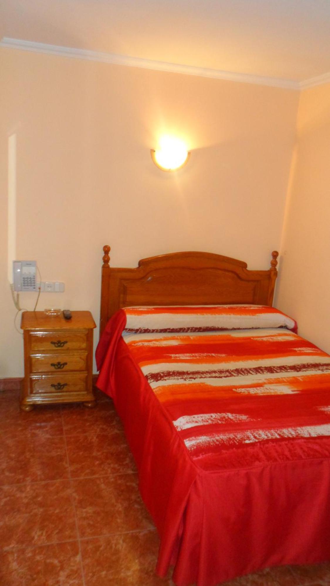 Hostal La Nava Madrid Esterno foto
