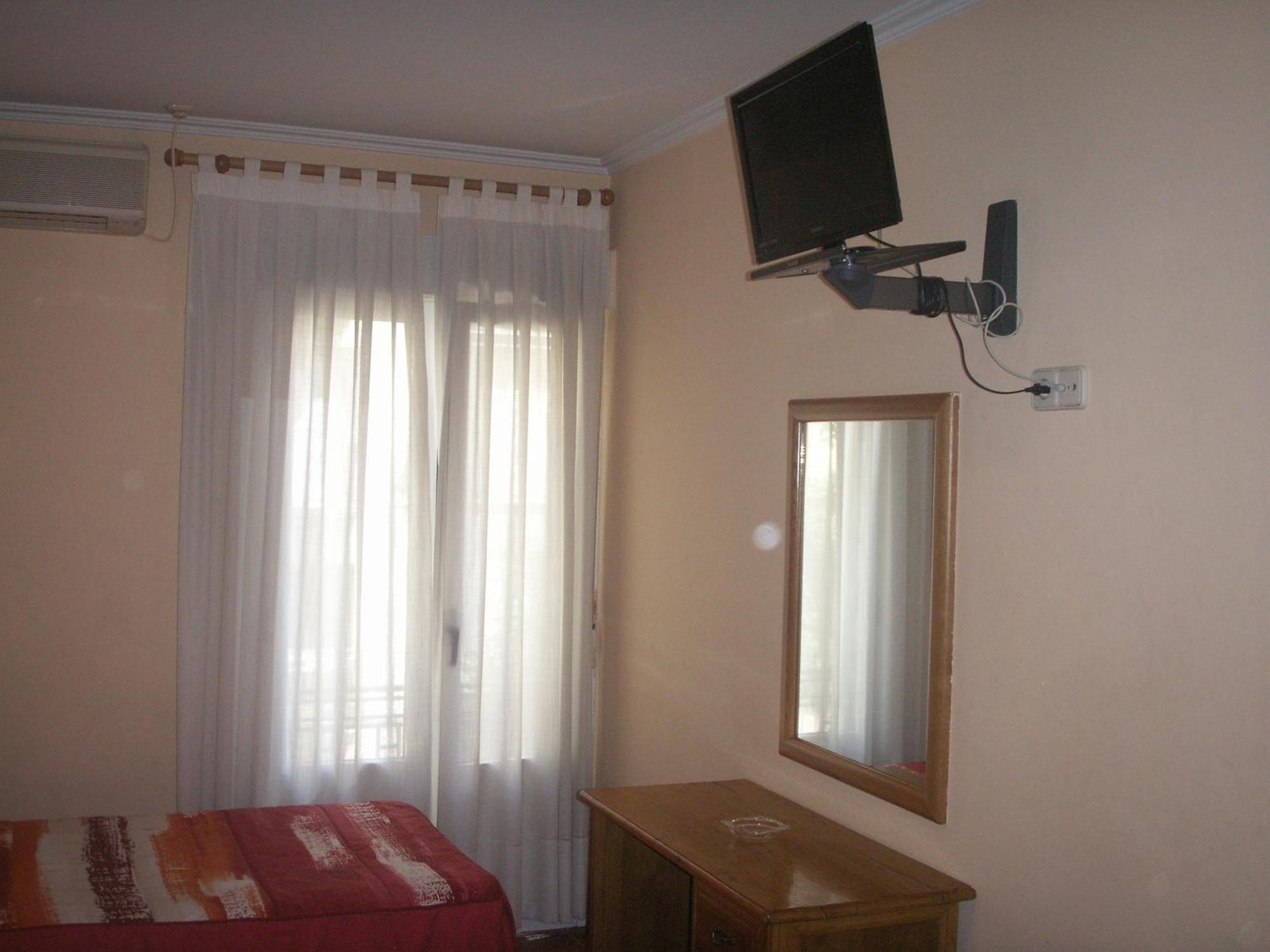 Hostal La Nava Madrid Esterno foto
