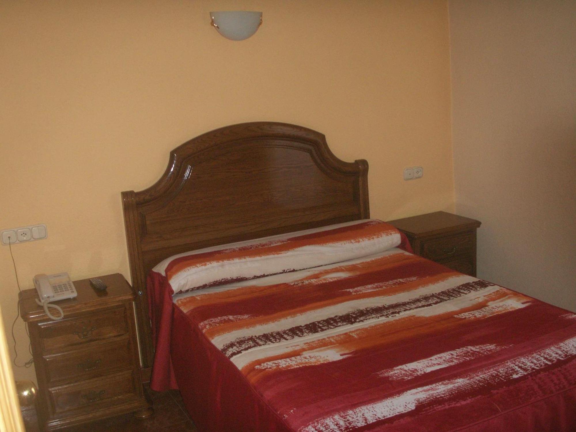 Hostal La Nava Madrid Esterno foto